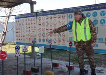 Шымкент гарнизонында әскери қызметшілер арасында жол қауіпсіздігі бойынша сабақтар өткізілді