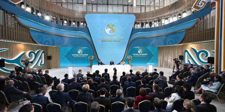 ПРЕЗИДЕНТ ҰЛТТЫҚ ҚҰРЫЛТАЙДА ҰЛТТЫҚ МҰРАНЫ ӘЛЕМГЕ ТАНЫТУ ЖӘНЕ ЦИФРЛАНДЫРУ МӘСЕЛЕЛЕРІНЕ ТОҚТАЛДЫ