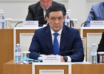 Бүгін Контитуциялық Реформалар реформалар жөніндегі комисмияның алғашқы отырысы өтуде.