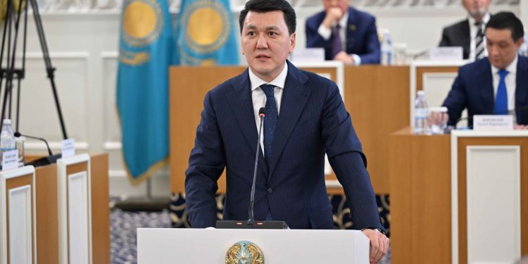 Бүгін Контитуциялық Реформалар реформалар жөніндегі комисмияның алғашқы отырысы өтуде.