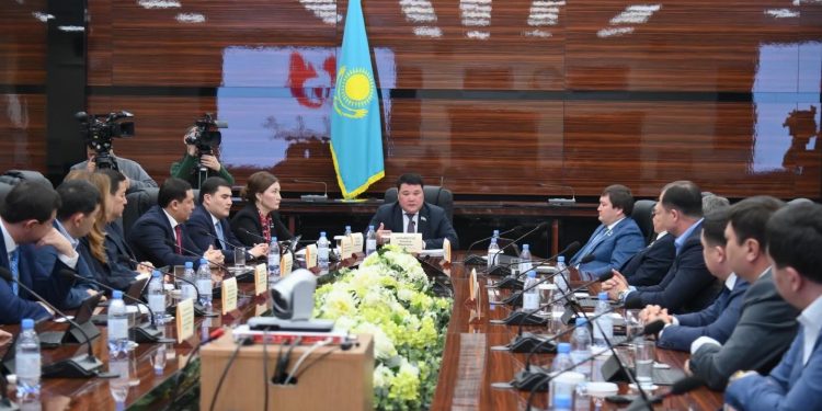 Шымкент қалалық мәслихатында Конституцияның жаңа жобасы талқыланды