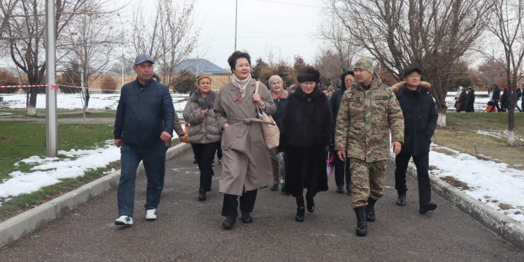 Армия аналардың көзімен: Ашық есік күнінде әскери бөлімдерге 4000-нан астам адам келді