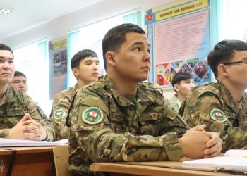 Отан қорғау жолын таңдаған болашақ дәрігер