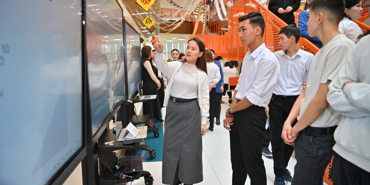 Шымкент: «Атом энергетикасы – бейбіт өмірде» көрме-байқауы өтті