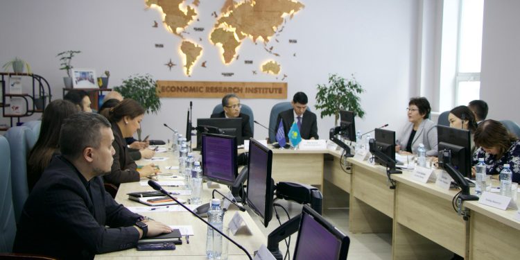 В Институте экономических исследований обсудили экономические аспекты Конституционной реформы