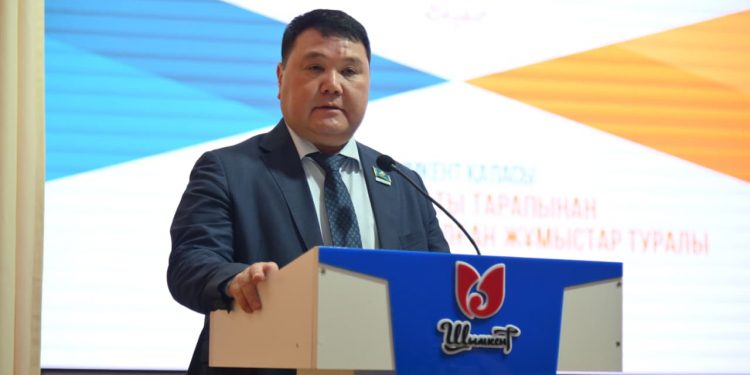 Шымкент: Әл-Фараби ауданы тұрғындарымен жаңа Конституцияны түсіндіру бойынша кездесу өтті