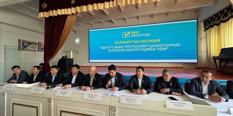 «Әділетті және Прогрессивті Қазақстанның Халықтық Конституциясы үшін!» жалпыұлттық коалициясы өкілдері аудан тұрғындарымен кездесті