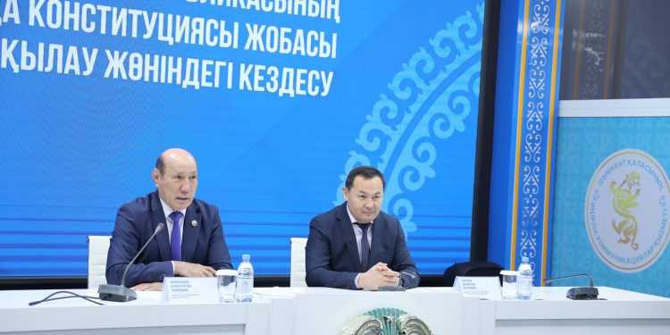 Ата заң – елдік мүдденің айнасы: Шымкентте ардагерлер Жаңа Конституция жобасына қолдау білдірді