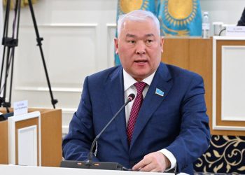 МҰРАТ ӘБЕНОВ ЖАҢА КОНСТИТУЦИЯ ТУРАЛЫ: ЕГЕМЕНДІК ПЕН ХАЛЫҚАРАЛЫҚ ҚҰҚЫҚТЫҢ ТЕҢГЕРІМІ САҚТАЛҒАН