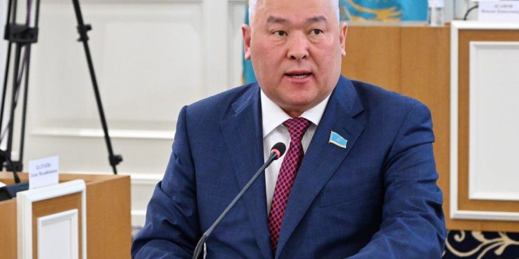 МҰРАТ ӘБЕНОВ ЖАҢА КОНСТИТУЦИЯ ТУРАЛЫ: ЕГЕМЕНДІК ПЕН ХАЛЫҚАРАЛЫҚ ҚҰҚЫҚТЫҢ ТЕҢГЕРІМІ САҚТАЛҒАН