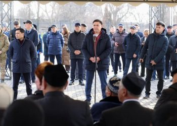 ШЫМКЕНТ: ҚАЛА ӘКІМІ ҚАРАТАУ АУДАНЫНЫҢ ТҰРҒЫНДАРЫМЕН КЕЗДЕСТІ