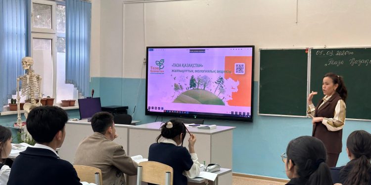 Жастар экологияны қолдайды: Шымкентте «Таза Қазақстан» акциясы жалғасуда