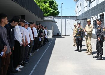 Шымкентте запастағы сарбаз әскерге шақырылушылармен кездесті