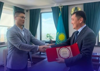 Шымкенттің білім саласына Kundelik.kz платформасының «Алтын белгісі» табысталды
