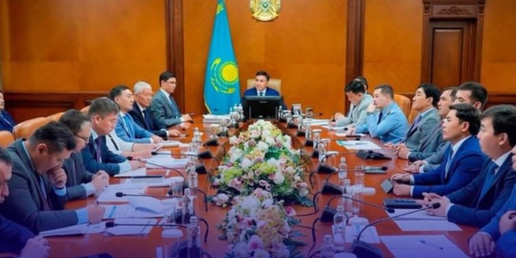 Шымкентте бюджет, азық-түлік бағасы және жер мәселелері талқыланды: аппараттық кеңесте маңызды міндеттер айқындалды