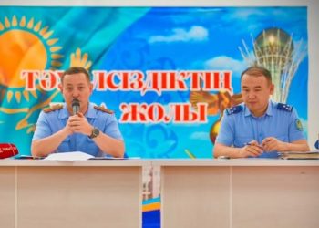 Әрбір өтініш бақылауда: Шымкент полициясының бастығы Тұран ауданы тұрғындарымен ашық кездесу өткізді