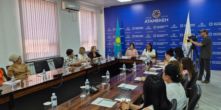 Әйелдер кәсіпкерлігі мен білім сапасы: Шымкентте бизнестің өзекті мәселелері талқыланды