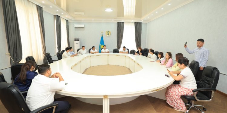 М.Әуезов университетінде студенттер арасында Жаңа Конституция кеңінен насихатталды