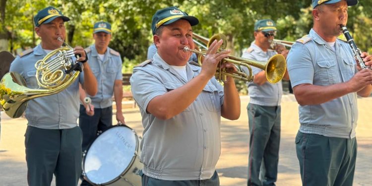 Семей полигонының сарбаздарына құрмет көрсетілді