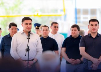 ШЫМКЕНТ: ҚАЛА ӘКІМІ ЕҢБЕКШІ АУДАНЫНЫҢ ТҰРҒЫНДАРЫМЕН КӨШПЕЛІ КЕЗДЕСУ ӨТКІЗДІ