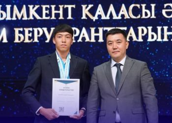 Шымкентте Жәнібеков университетінің 91 студенті қала әкімінің грантына ие болды