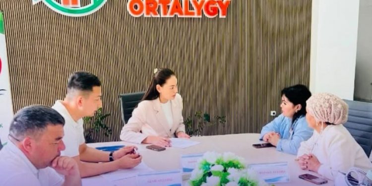 Шымкентте қиын жағдайға тап болған отбасыларға кешенді қолдау көрсетілуде