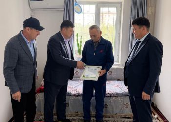 ТҮРКІСТАН: ҚАРТТАР КҮНІНЕ ОРАЙ ОРМАН САЛАСЫНЫҢ АРДАГЕРІНЕ ҚҰРМЕТ КӨРСЕТІЛДІ